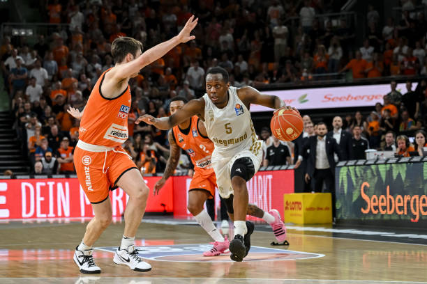 阿莫林的战 阿莫林的战